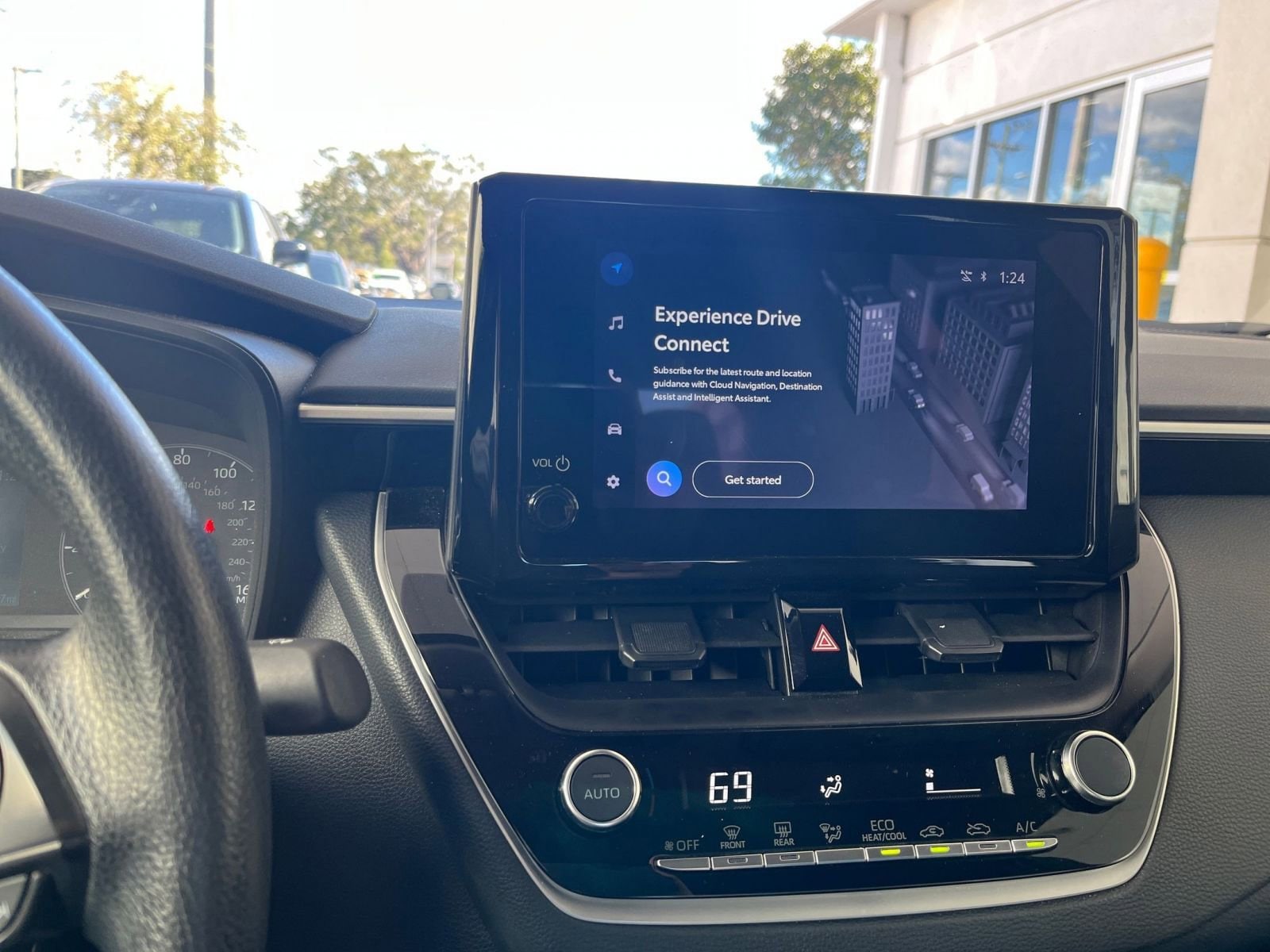 Thumbnail: 2025 Toyota Corolla - 18