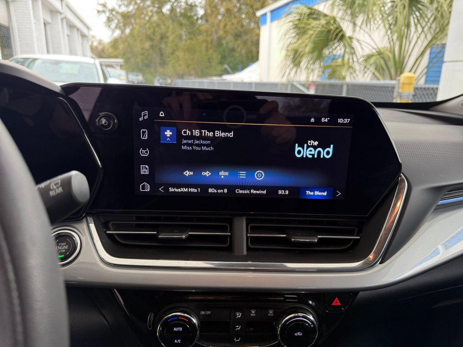 Thumbnail: 2025 Chevrolet Trax - 21