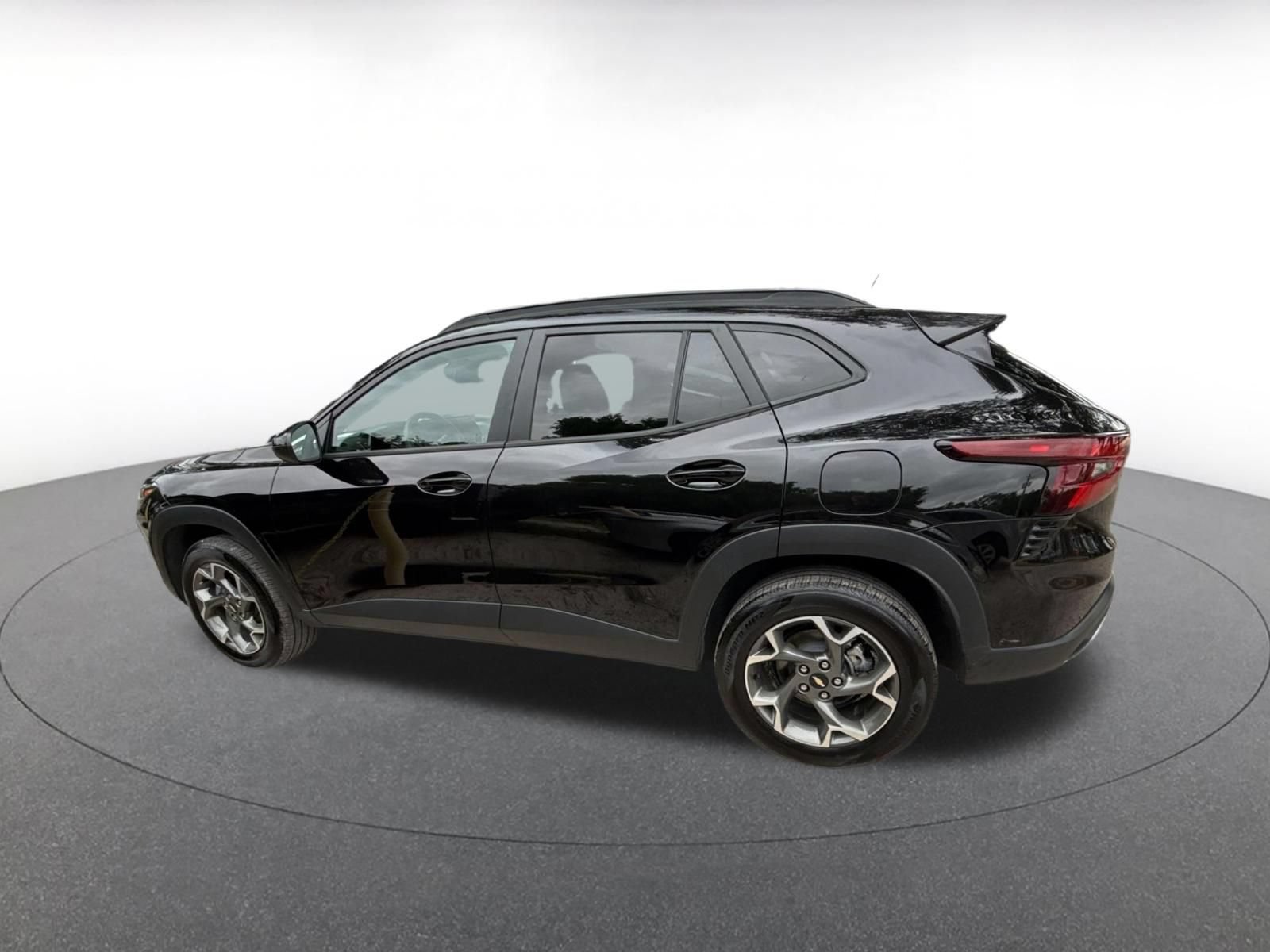 Thumbnail: 2025 Chevrolet Trax - 5