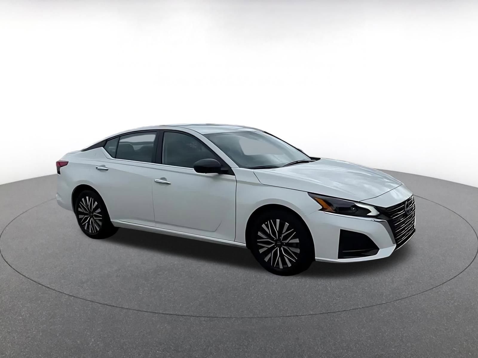 Thumbnail: 2025 Nissan Altima - 2