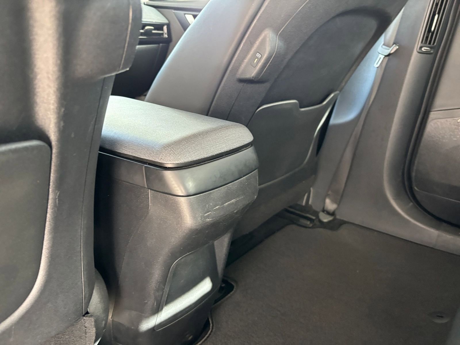 Thumbnail: 2023 Kia EV6 - 30