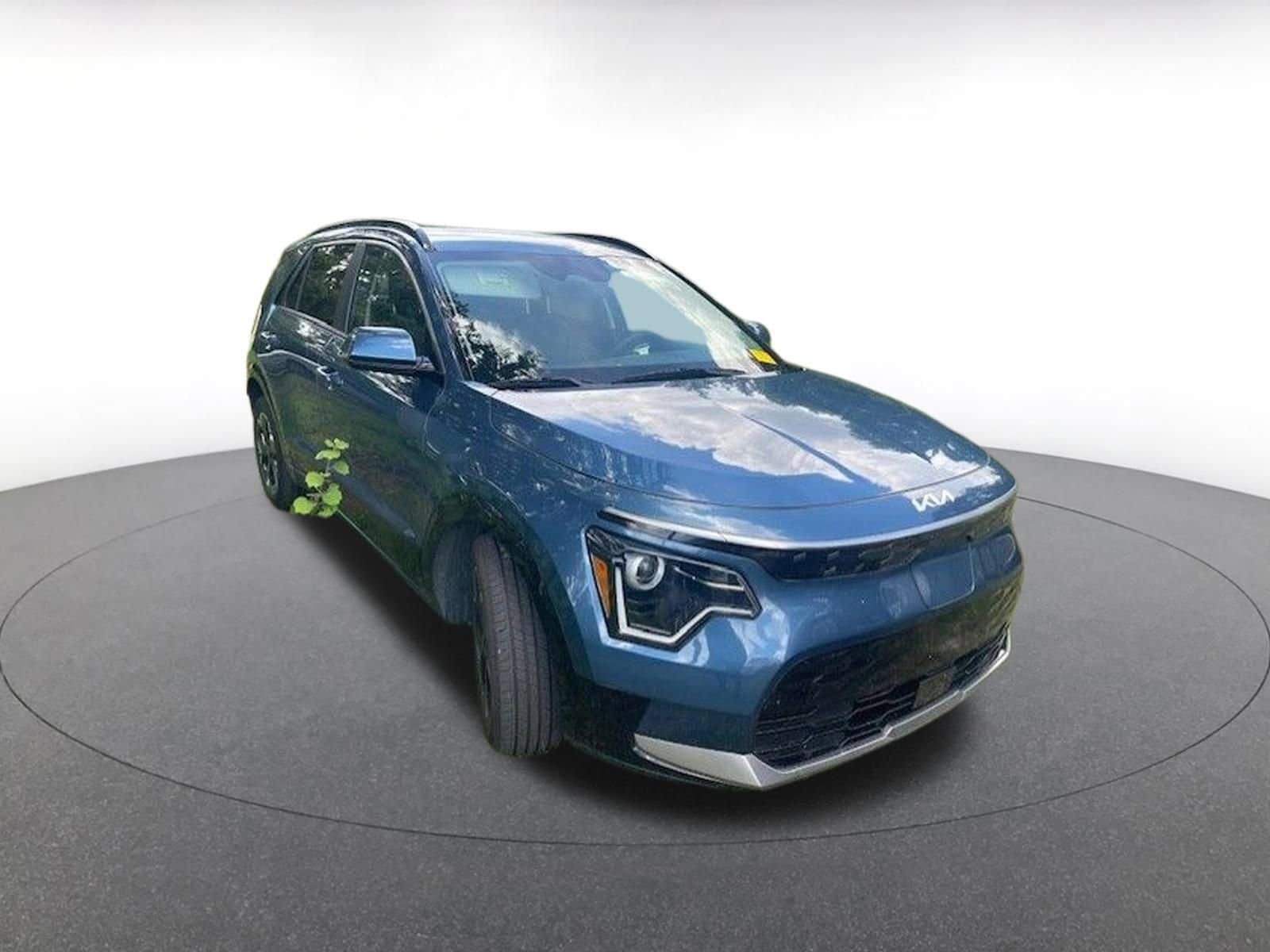 Thumbnail: 2023 Kia Niro - 1