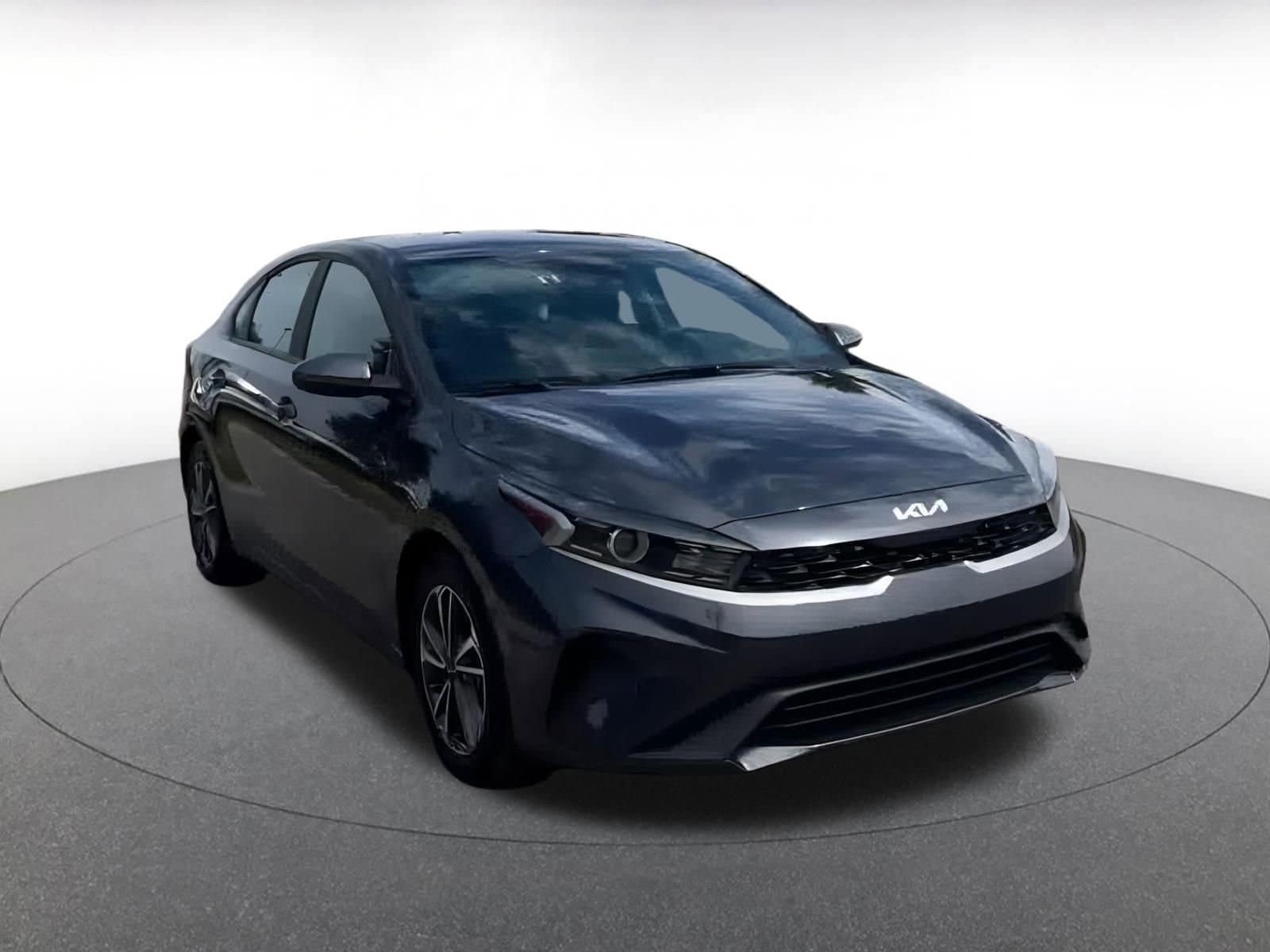 Thumbnail: 2024 Kia Forte - 3