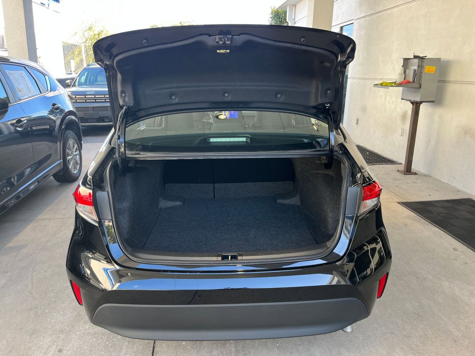 Thumbnail: 2025 Toyota Corolla - 31