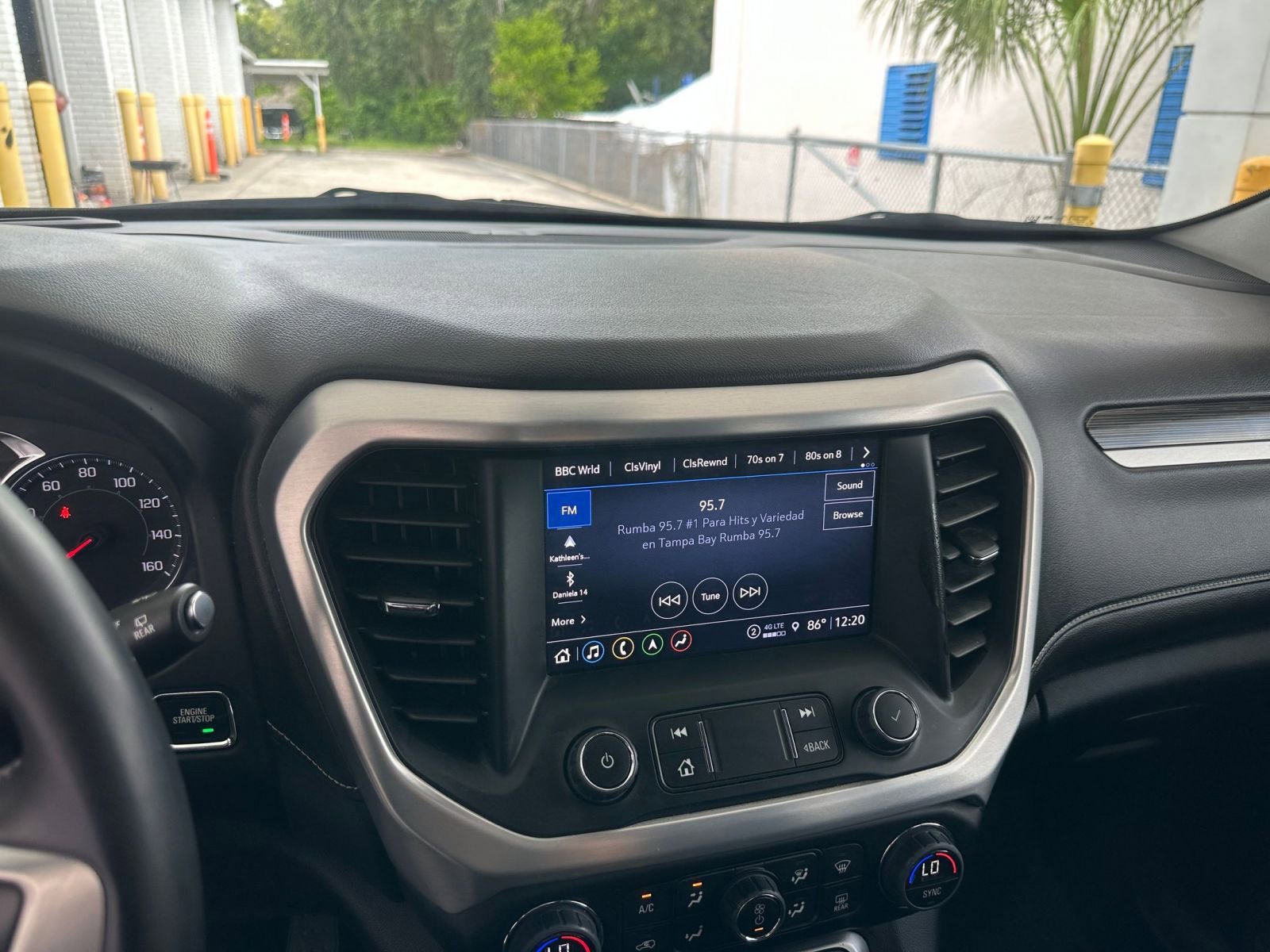 Thumbnail: 2023 GMC Acadia - 18