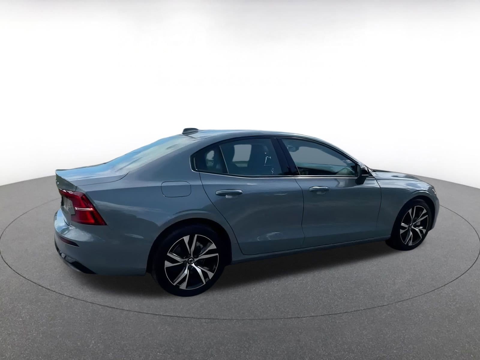 Thumbnail: 2024 Volvo S60 - 15