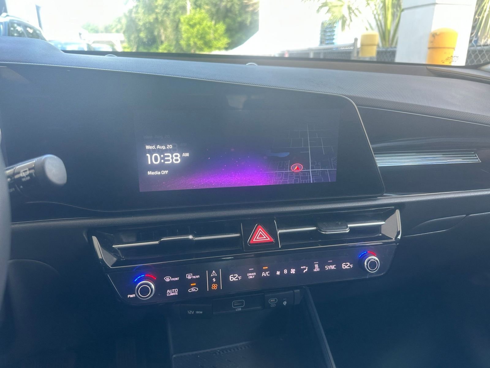 Thumbnail: 2023 Kia Niro - 21