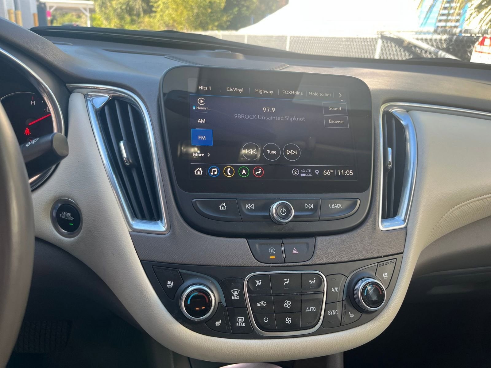 Thumbnail: 2024 Chevrolet Malibu - 18