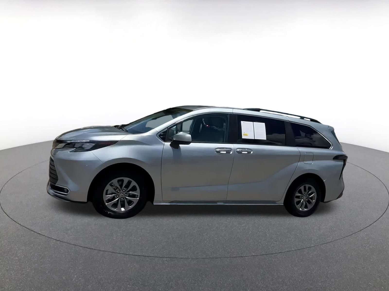 Thumbnail: 2024 Toyota Sienna - 6