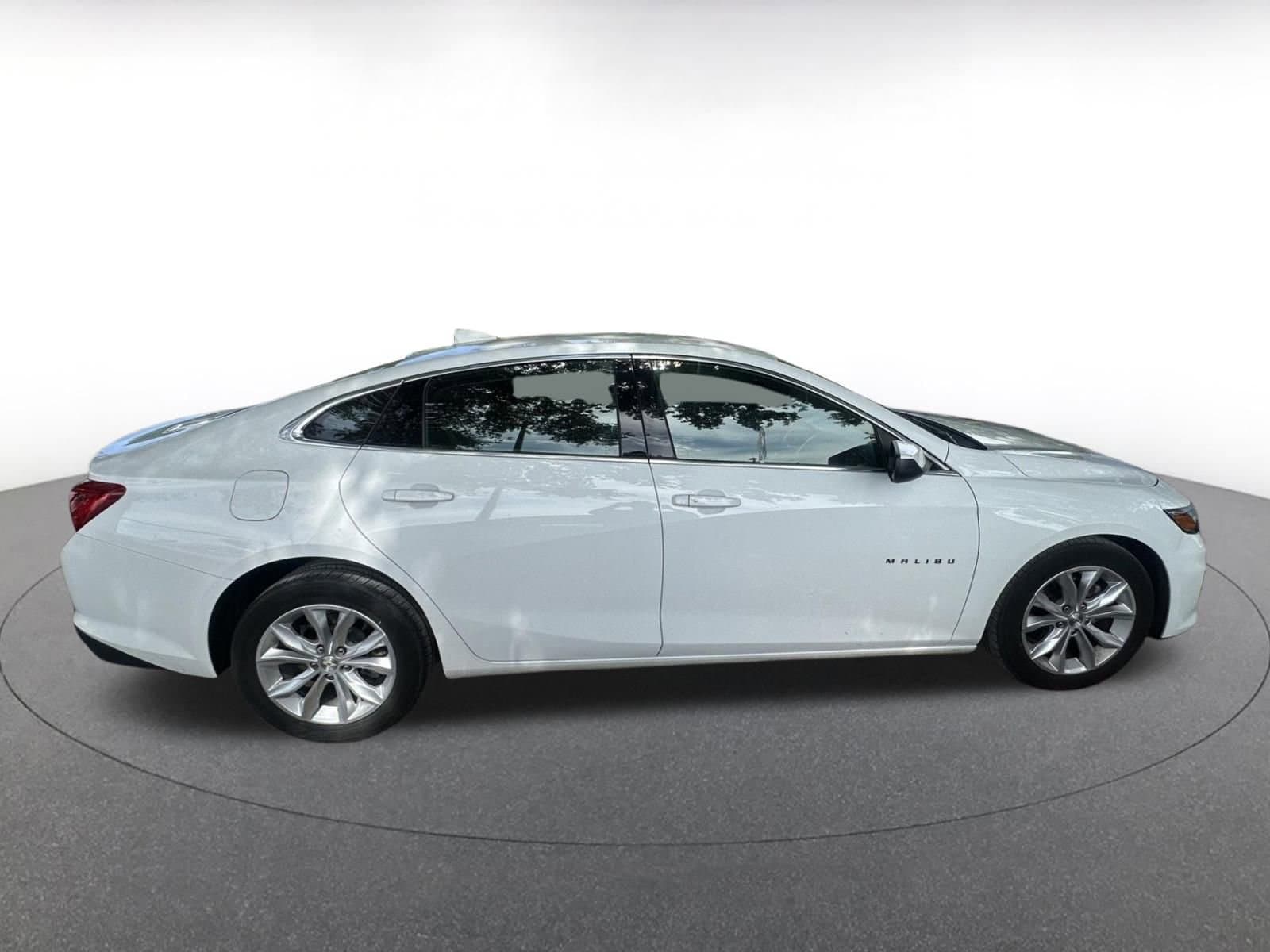2023 Chevrolet Malibu LT 8