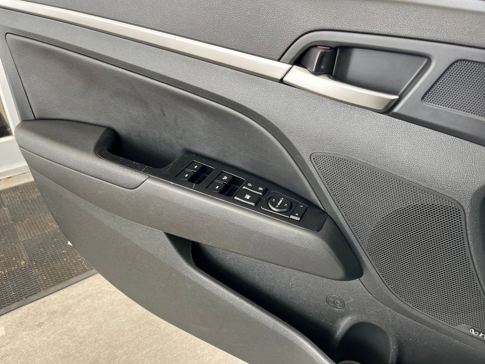Thumbnail: 2020 Hyundai Elantra - 20