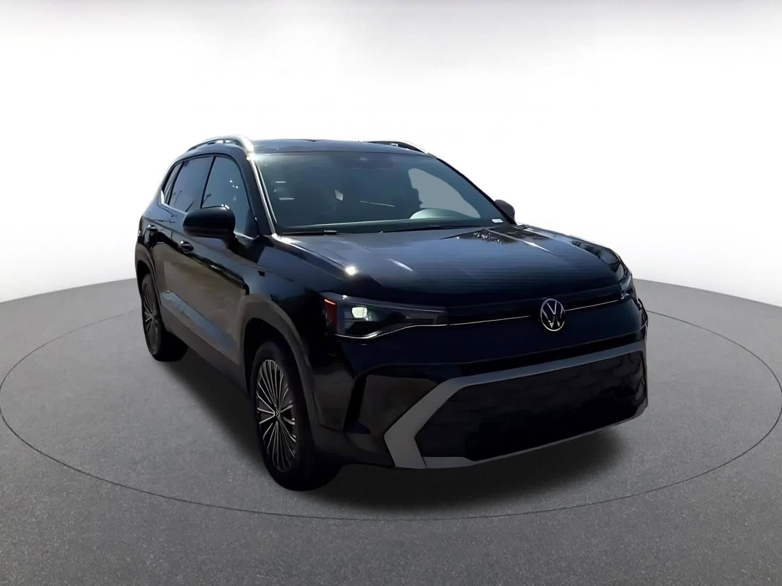 Thumbnail: 2025 Volkswagen Taos - 3