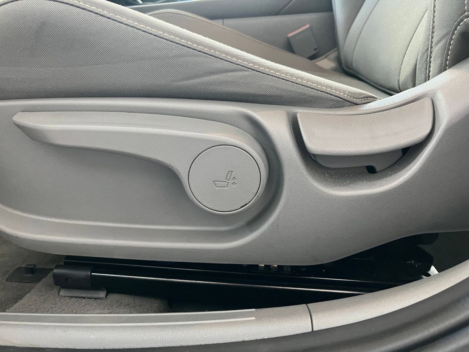 Thumbnail: 2025 Hyundai Elantra - 23