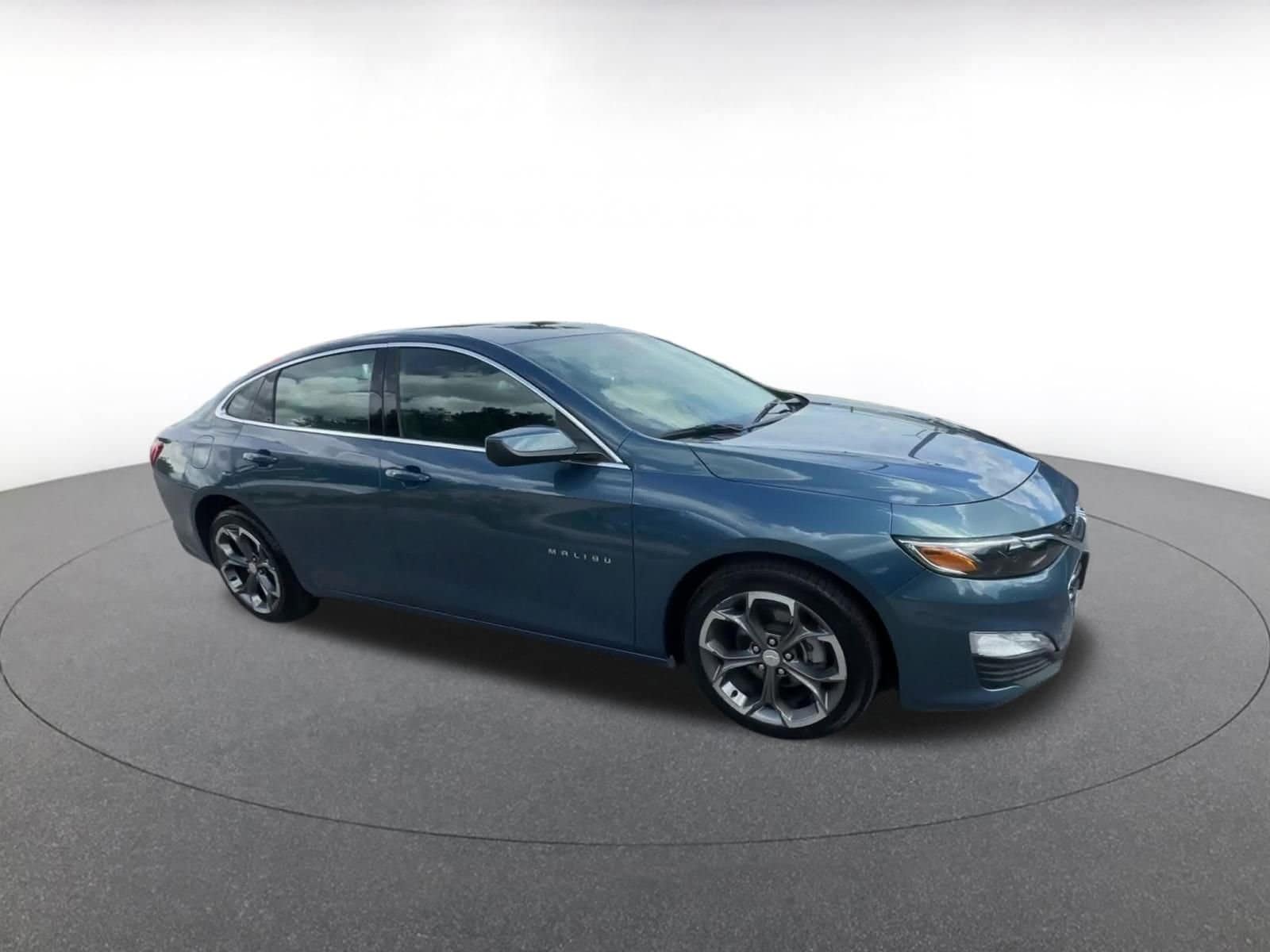 Thumbnail: 2024 Chevrolet Malibu - 2