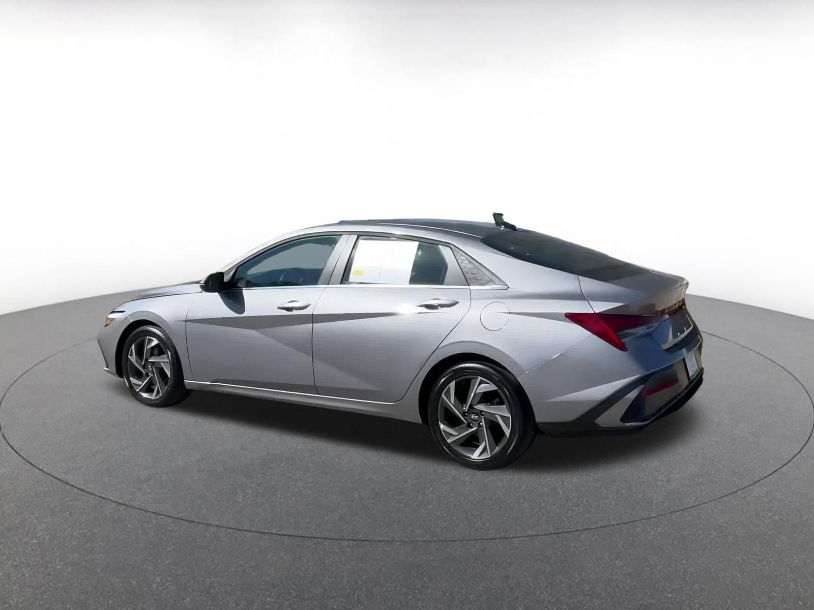Thumbnail: 2025 Hyundai Elantra - 10