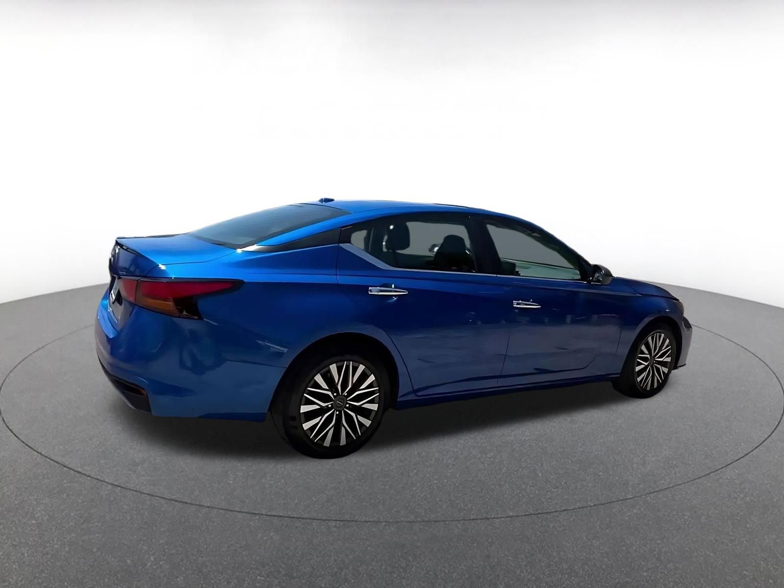 Thumbnail: 2025 Nissan Altima - 15