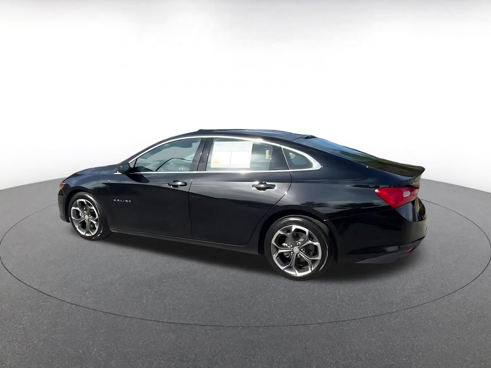 Thumbnail: 2023 Chevrolet Malibu - 10