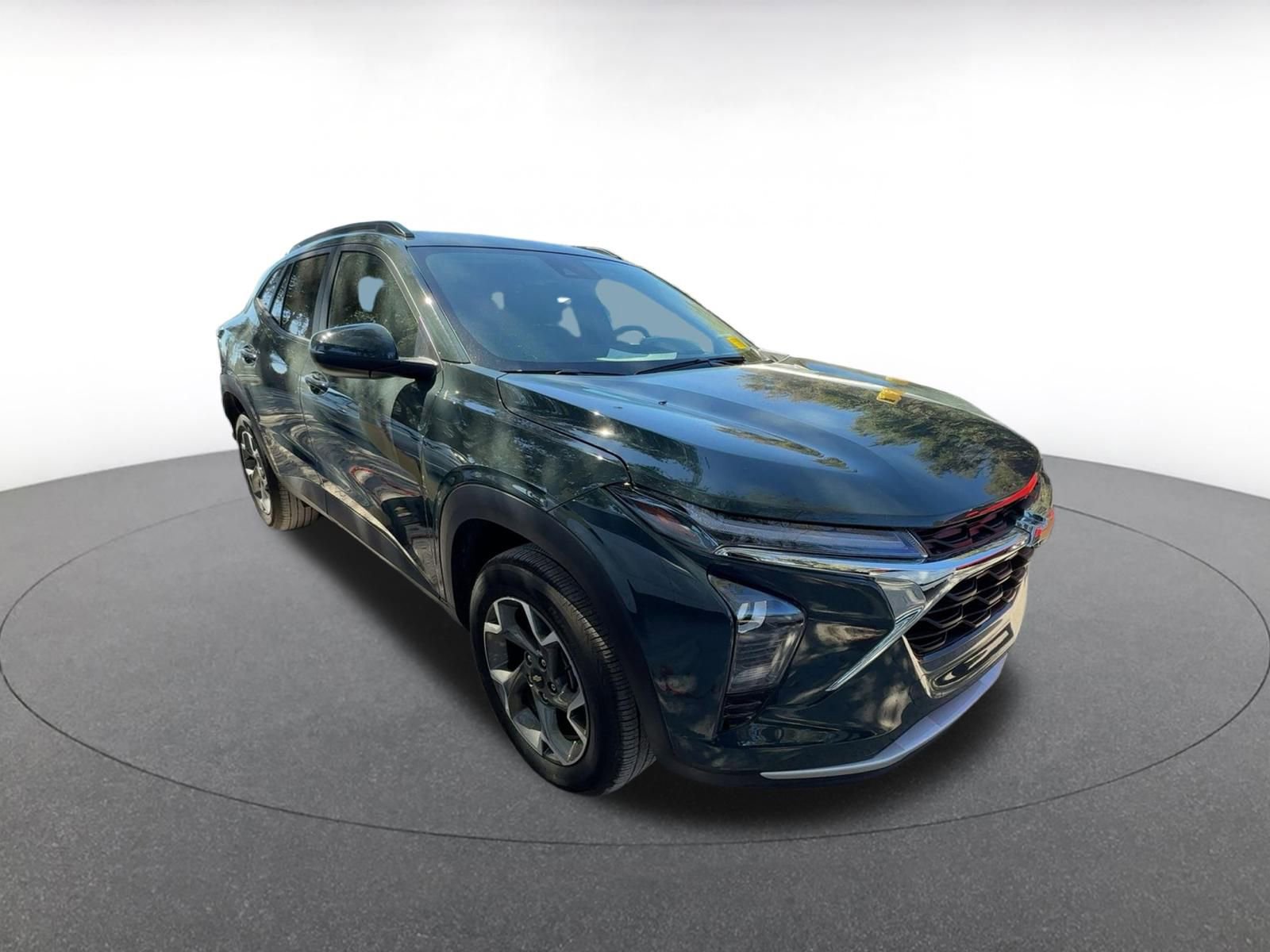 Thumbnail: 2025 Chevrolet Trax - 2