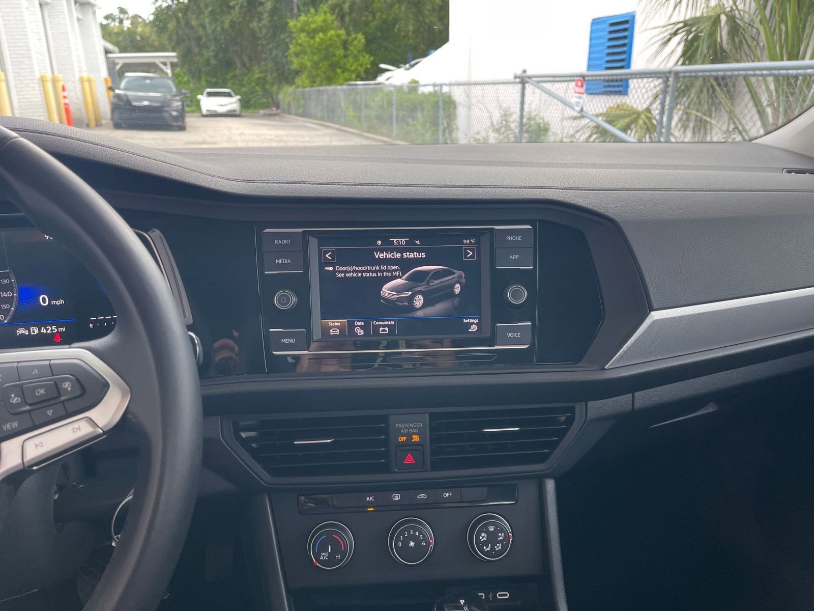 Thumbnail: 2024 Volkswagen Jetta - 18