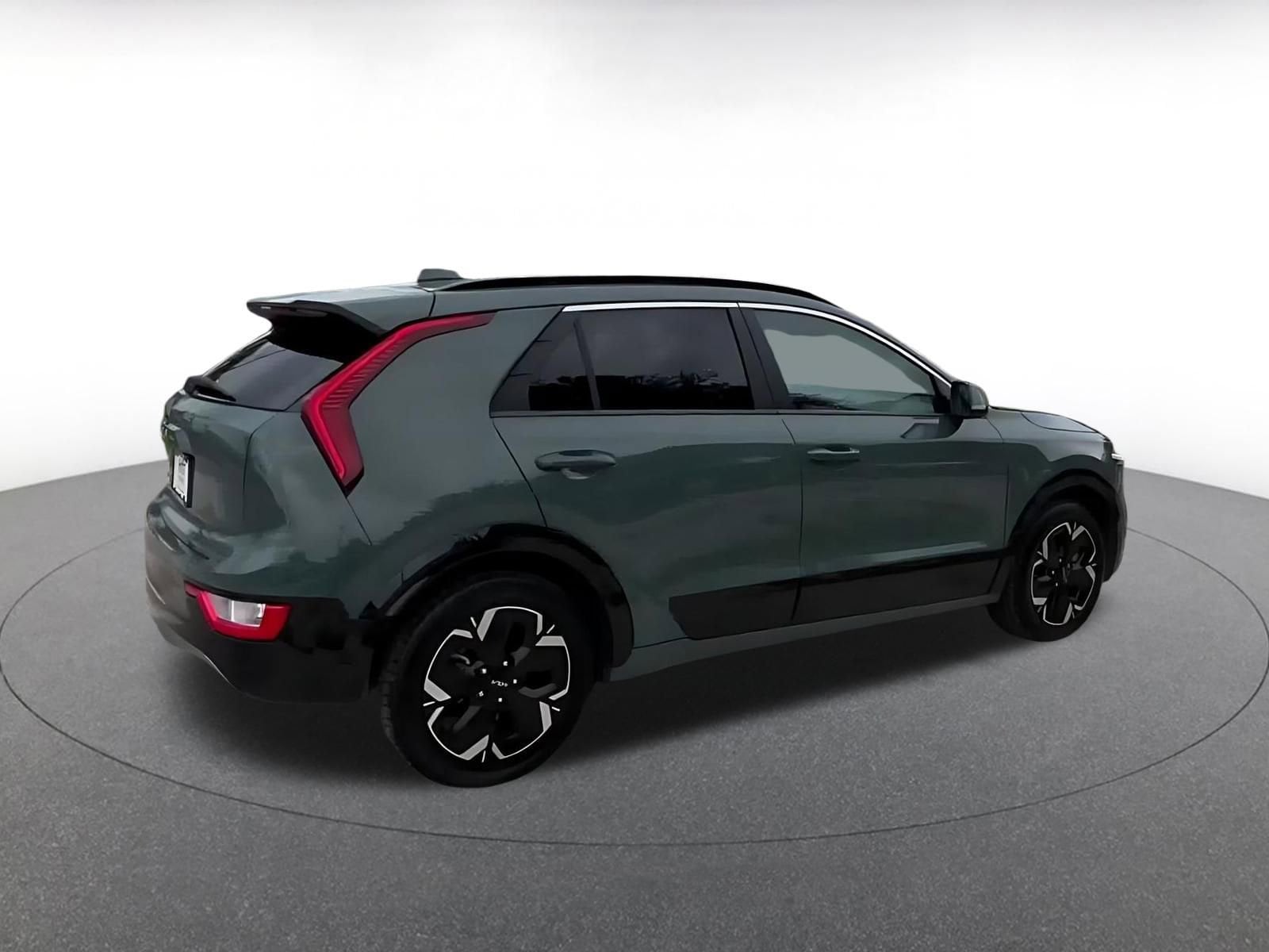 Thumbnail: 2024 Kia Niro - 14