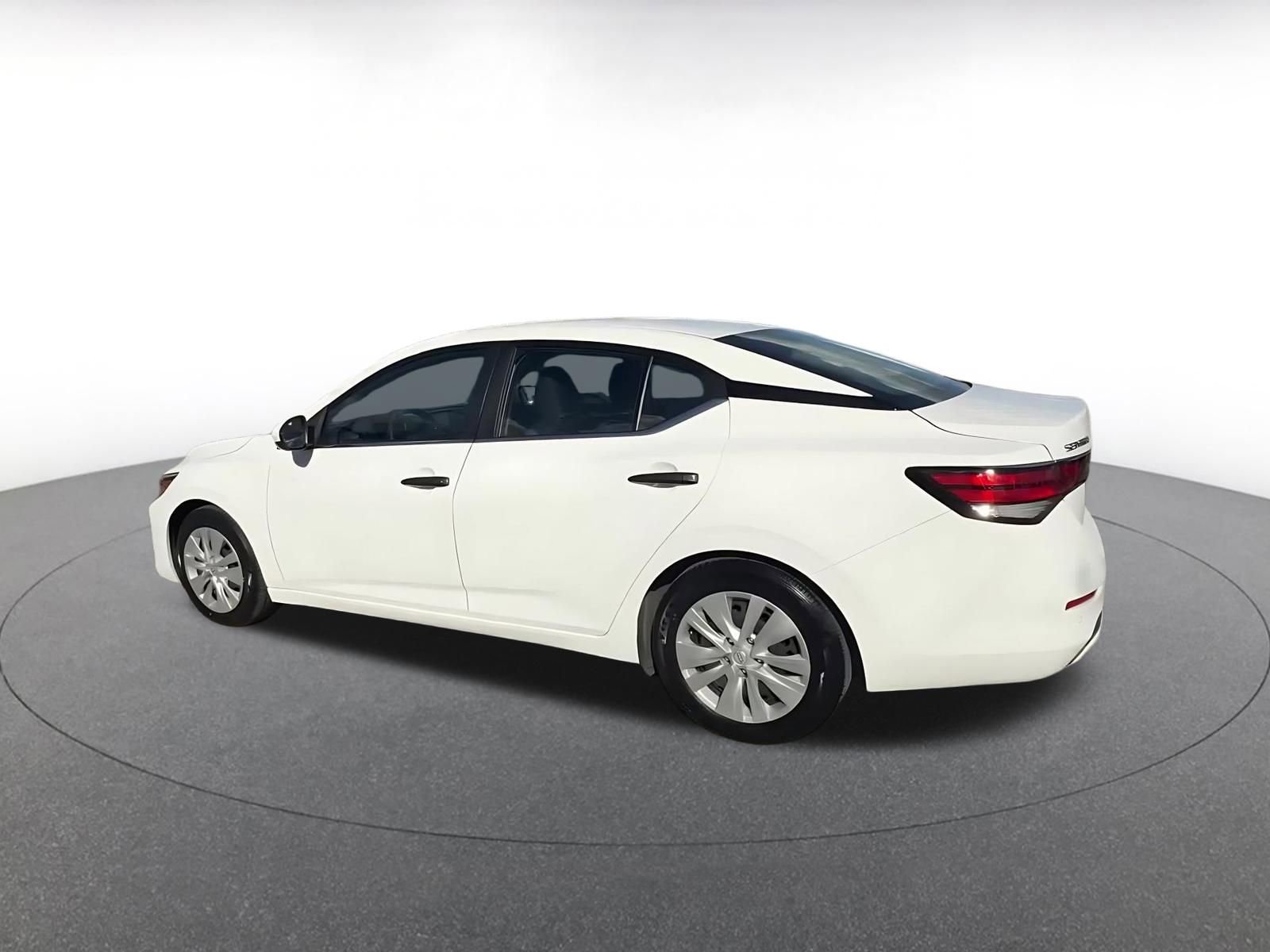 Thumbnail: 2025 Nissan Sentra - 10