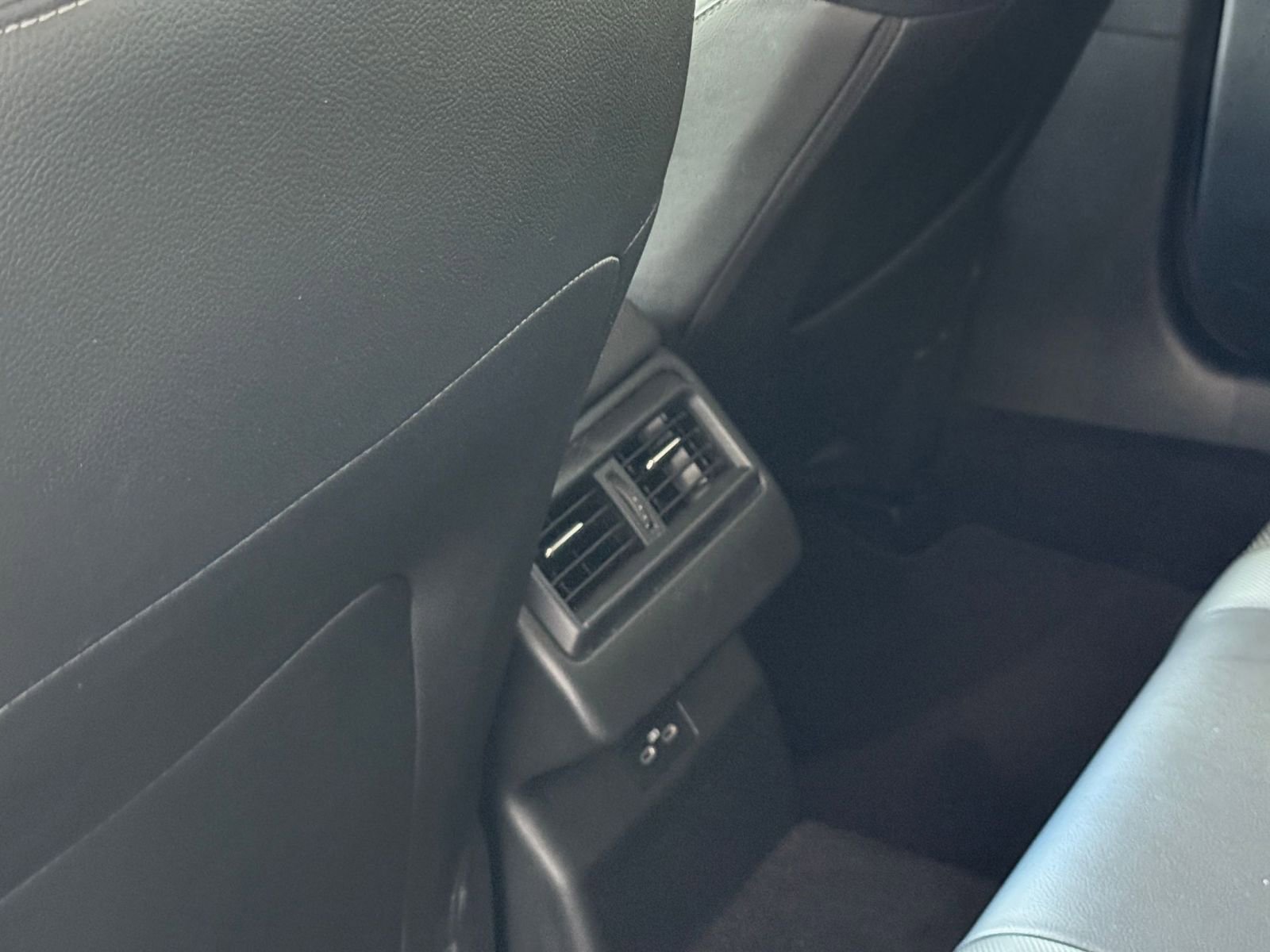 Thumbnail: 2025 Mazda CX-50 - 24