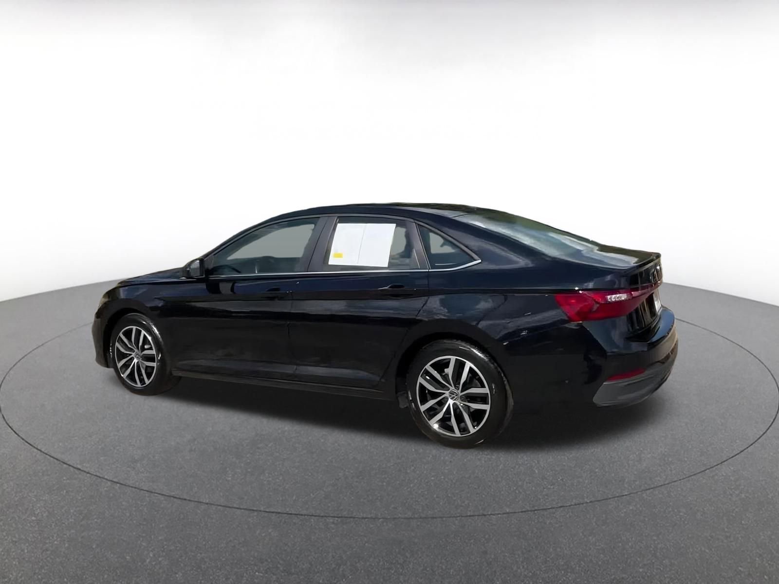 Thumbnail: 2025 Volkswagen Jetta - 10