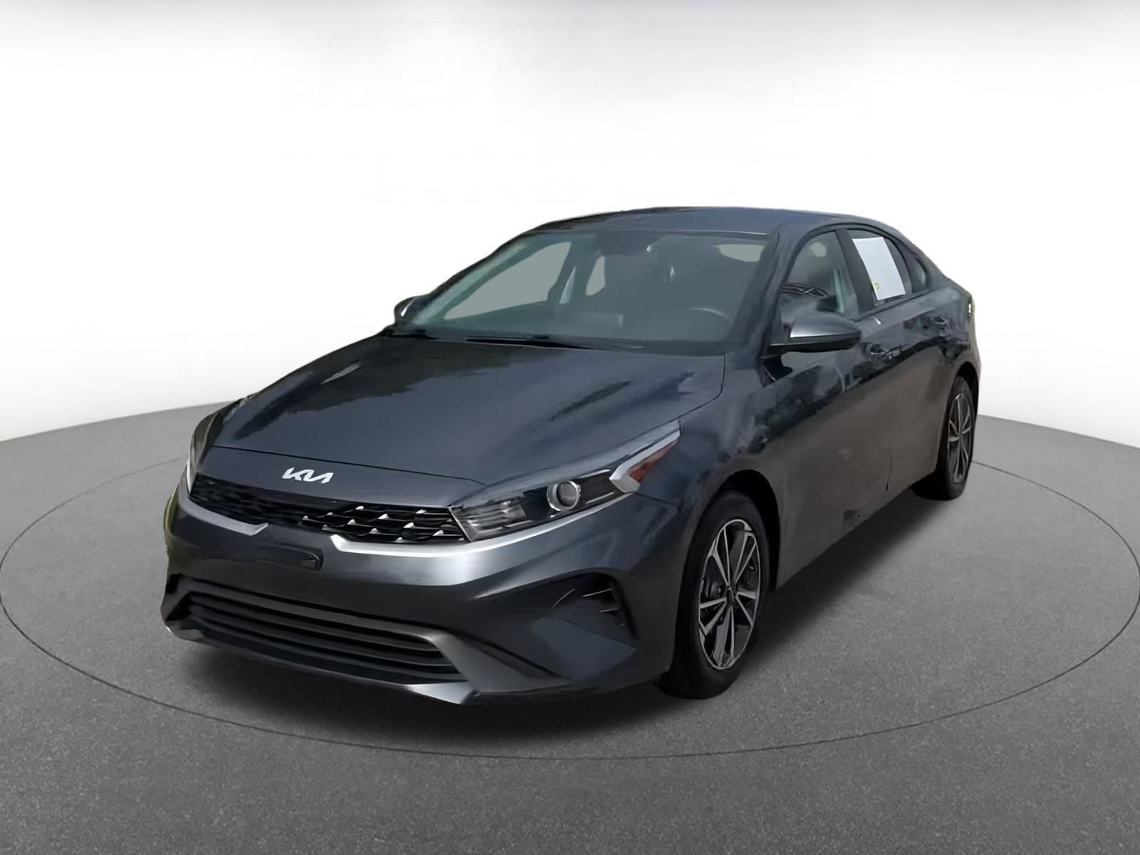 Thumbnail: 2023 Kia Forte - 15