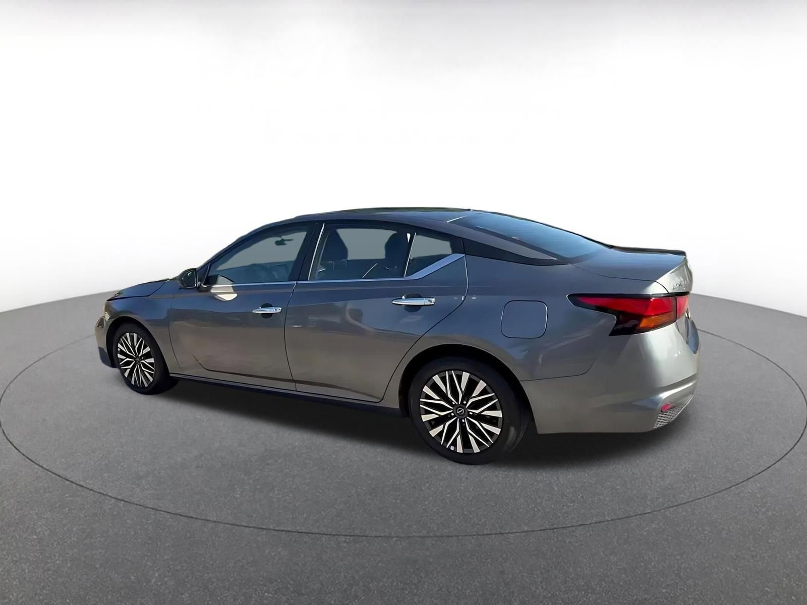 Thumbnail: 2025 Nissan Altima - 10