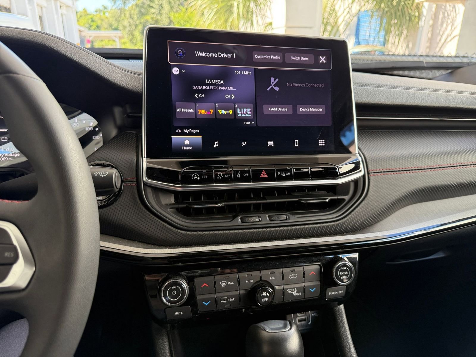 Thumbnail: 2025 Jeep Compass - 18