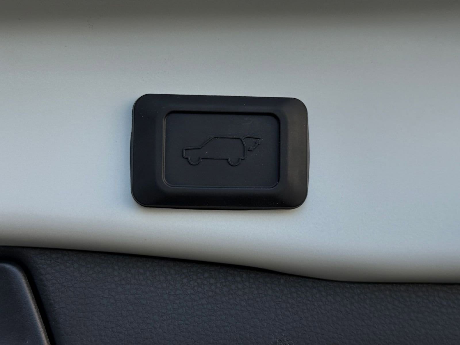 Thumbnail: 2025 Toyota RAV4 - 23