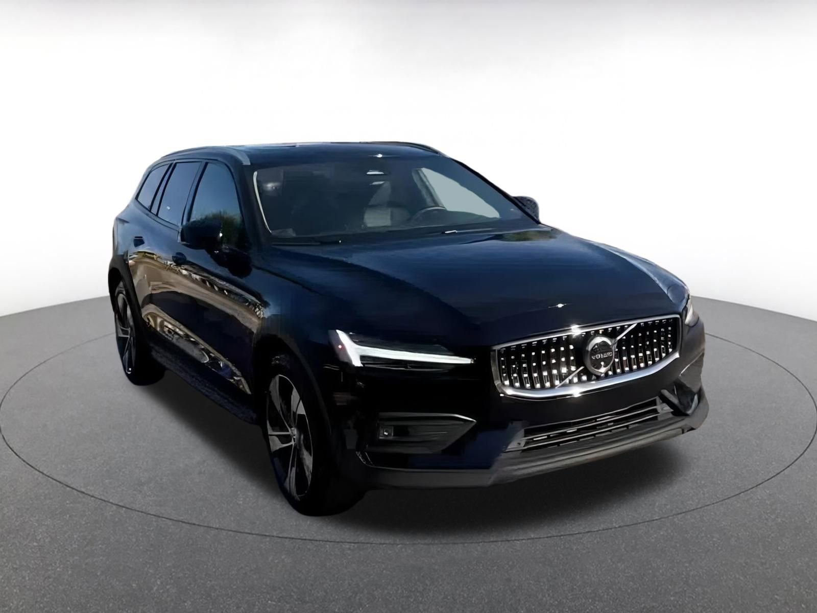 Thumbnail: 2025 Volvo S60 - 3