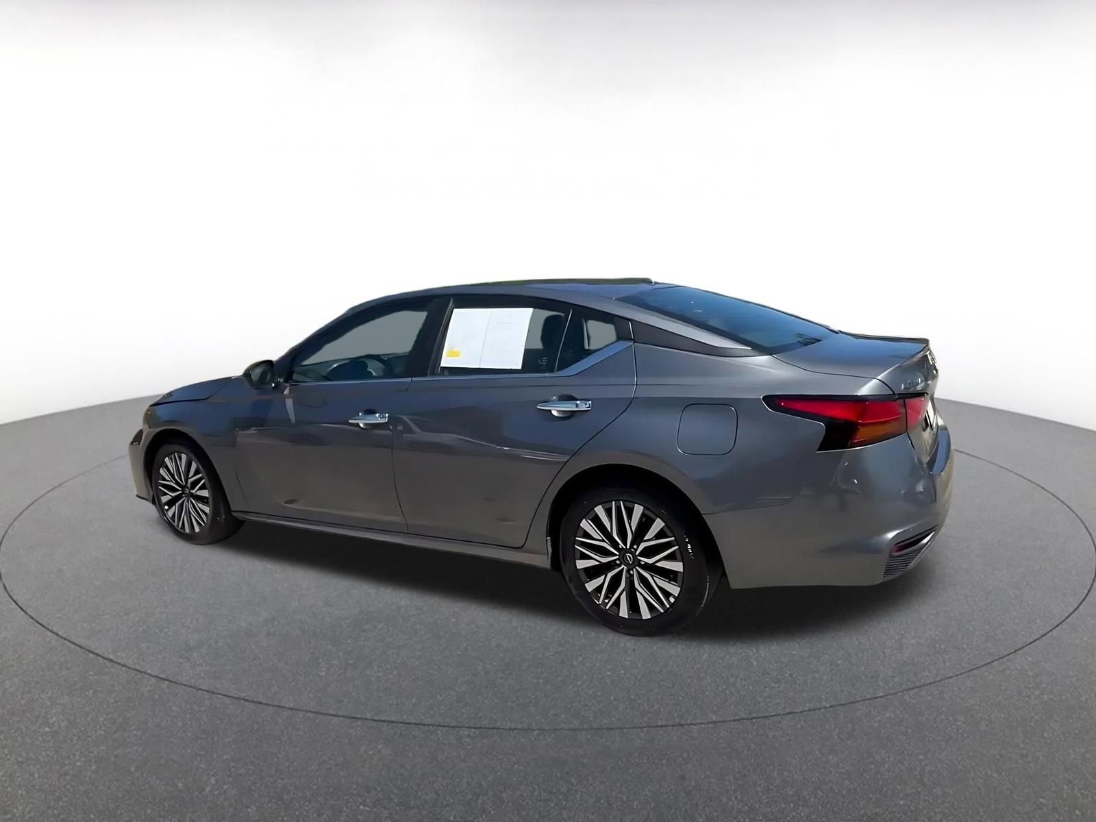 Thumbnail: 2025 Nissan Altima - 10