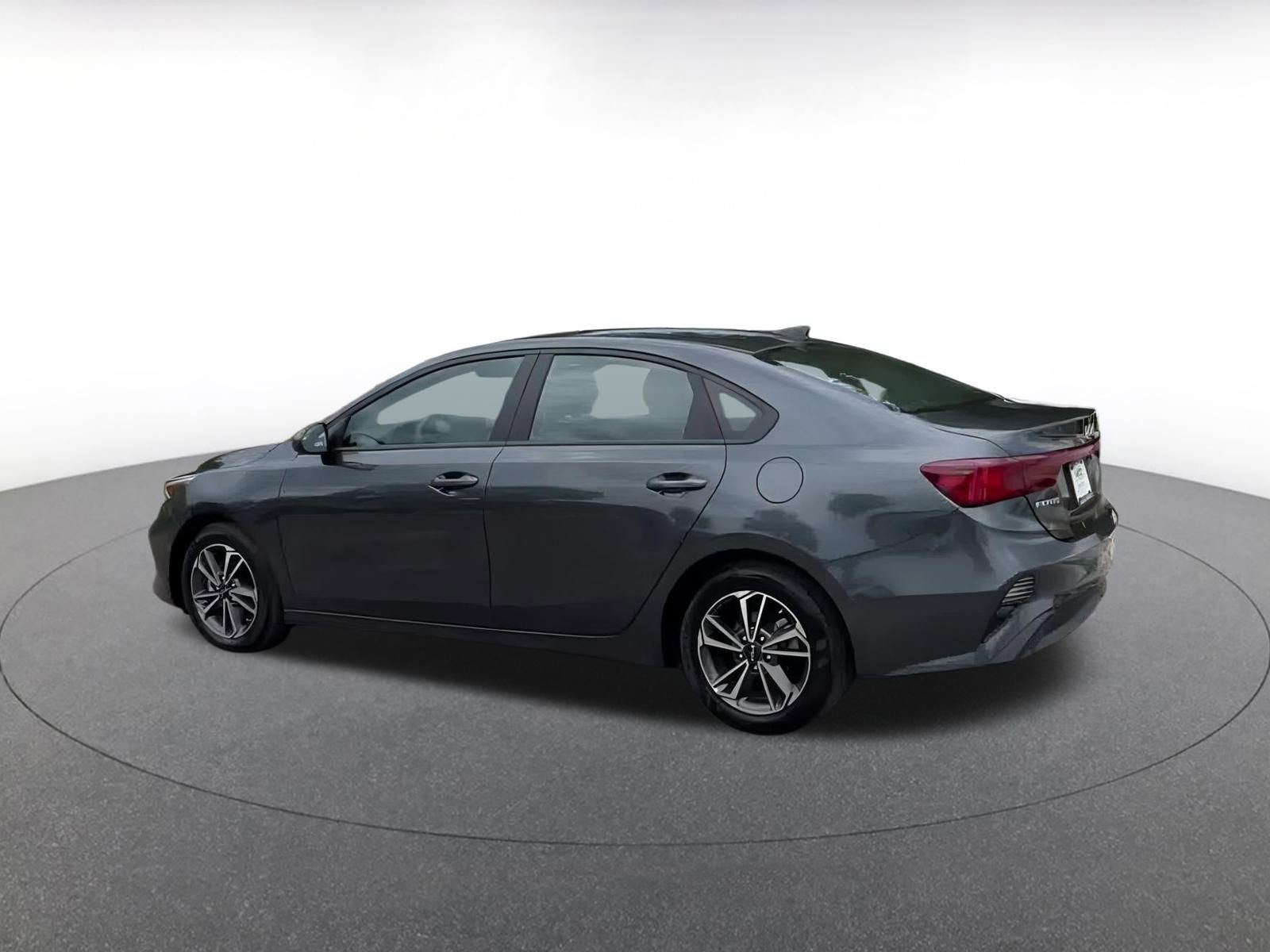 Thumbnail: 2023 Kia Forte - 10