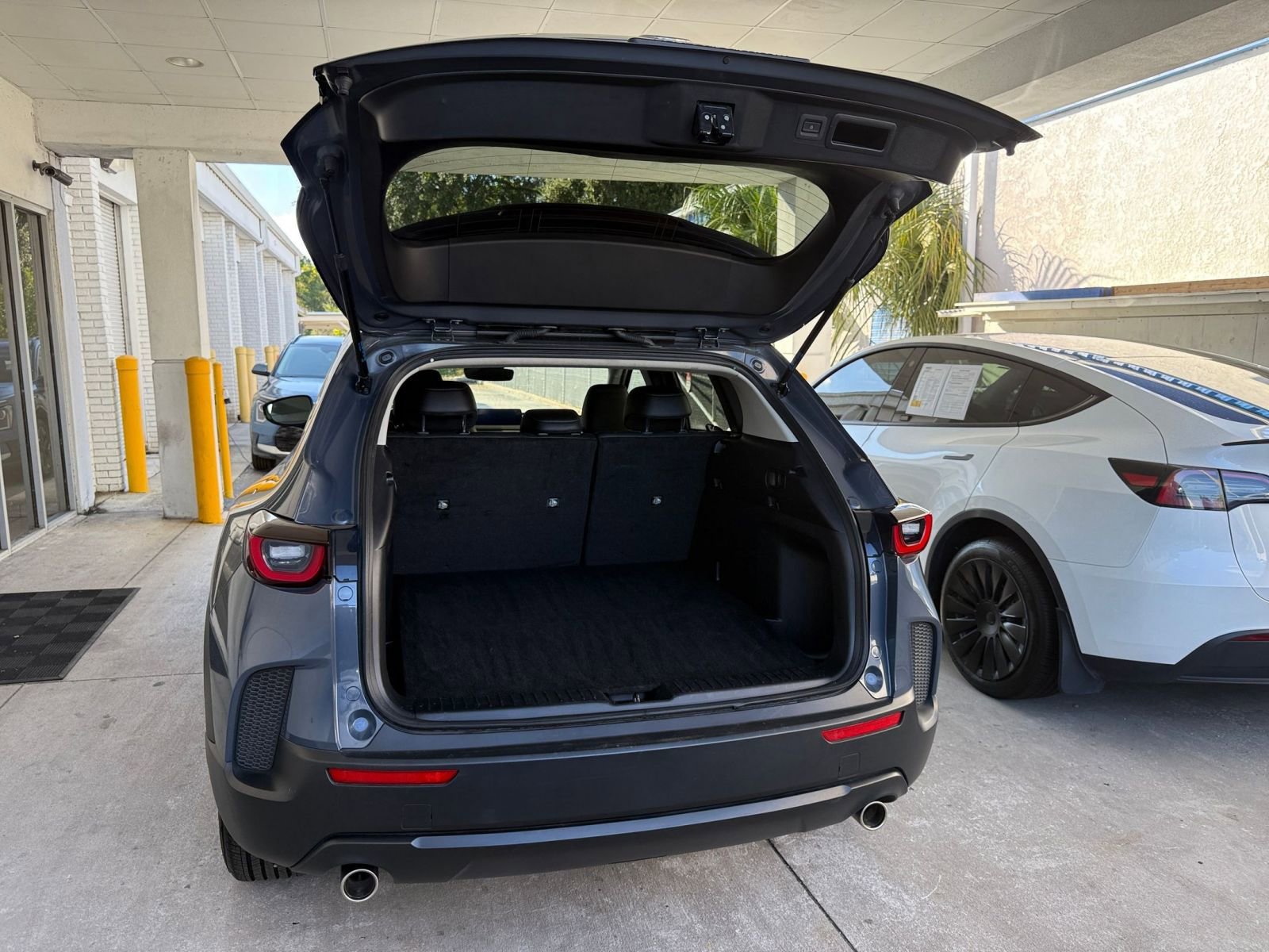 Thumbnail: 2025 Mazda CX-50 - 31