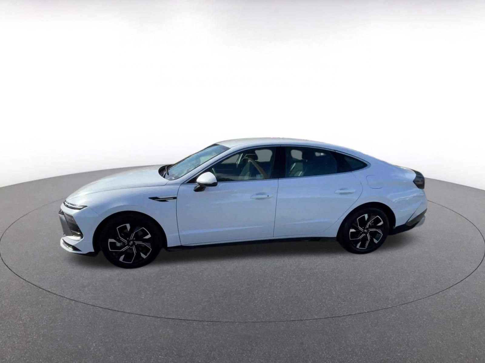 Thumbnail: 2025 Hyundai Sonata - 9