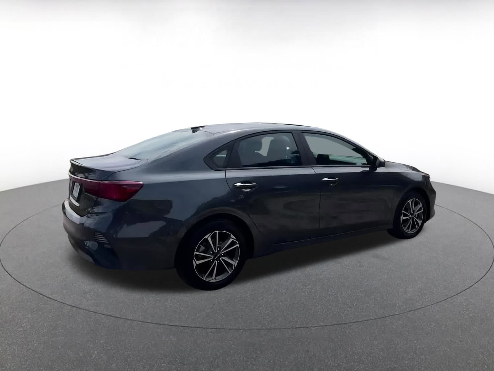 Thumbnail: 2024 Kia Forte - 15