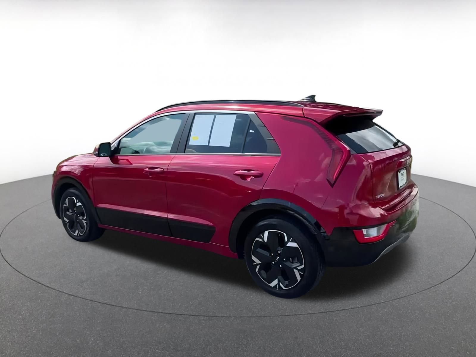 Thumbnail: 2023 Kia Niro - 10
