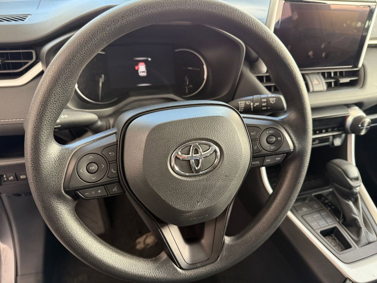 Thumbnail: 2025 Toyota RAV4 - 28