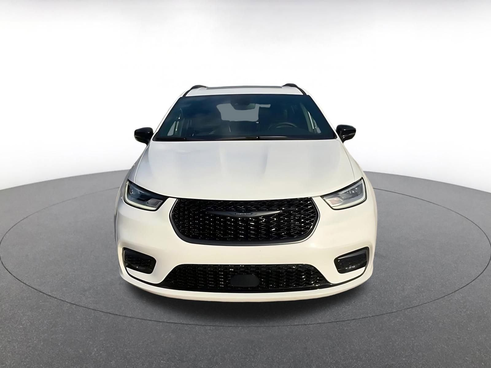 Thumbnail: 2025 Chrysler Pacifica - 4