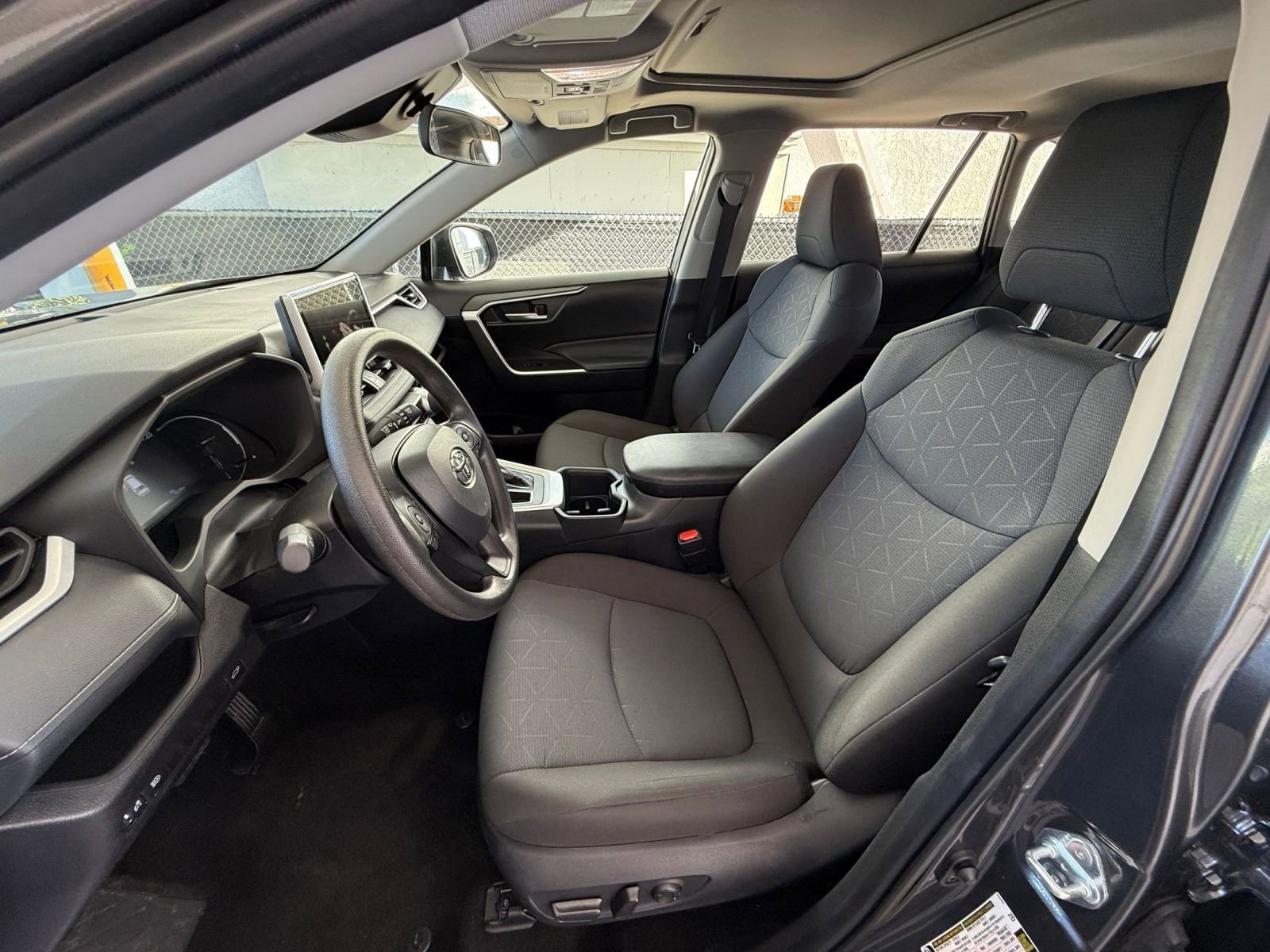 Thumbnail: 2025 Toyota RAV4 - 27