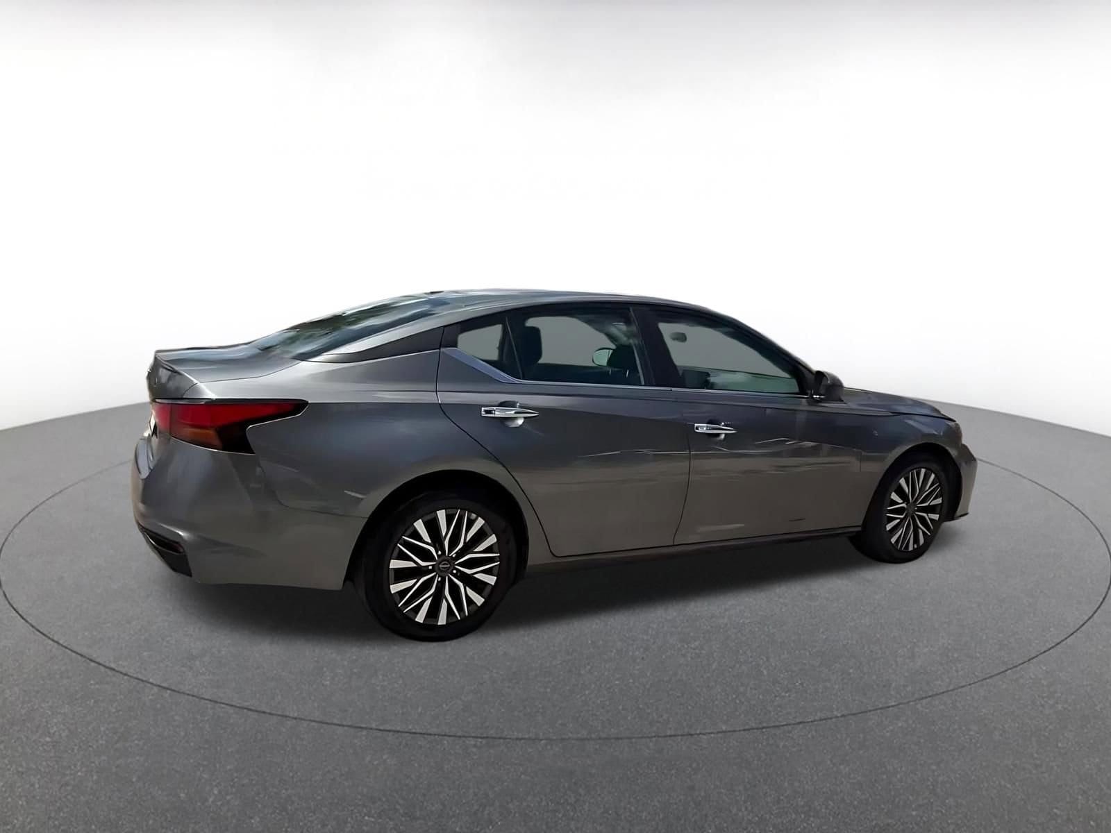 Thumbnail: 2025 Nissan Altima - 15