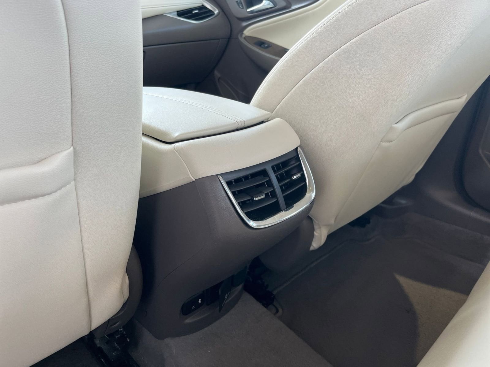 Thumbnail: 2024 Chevrolet Malibu - 24