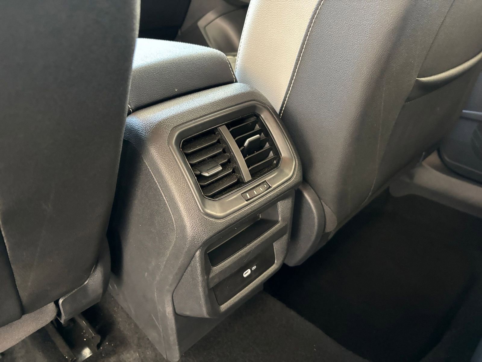 Thumbnail: 2025 Volkswagen Taos - 23