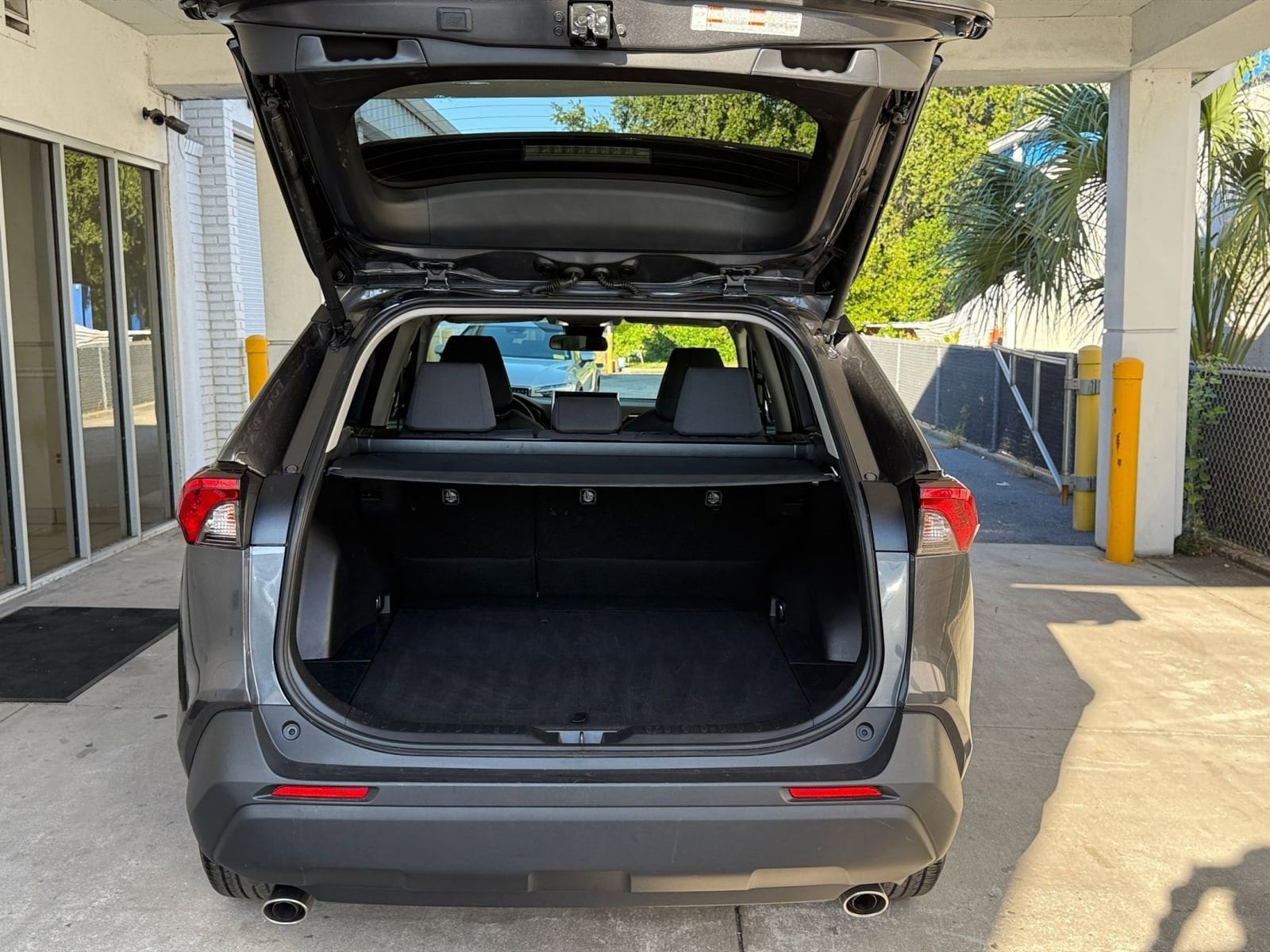 Thumbnail: 2025 Toyota RAV4 - 31