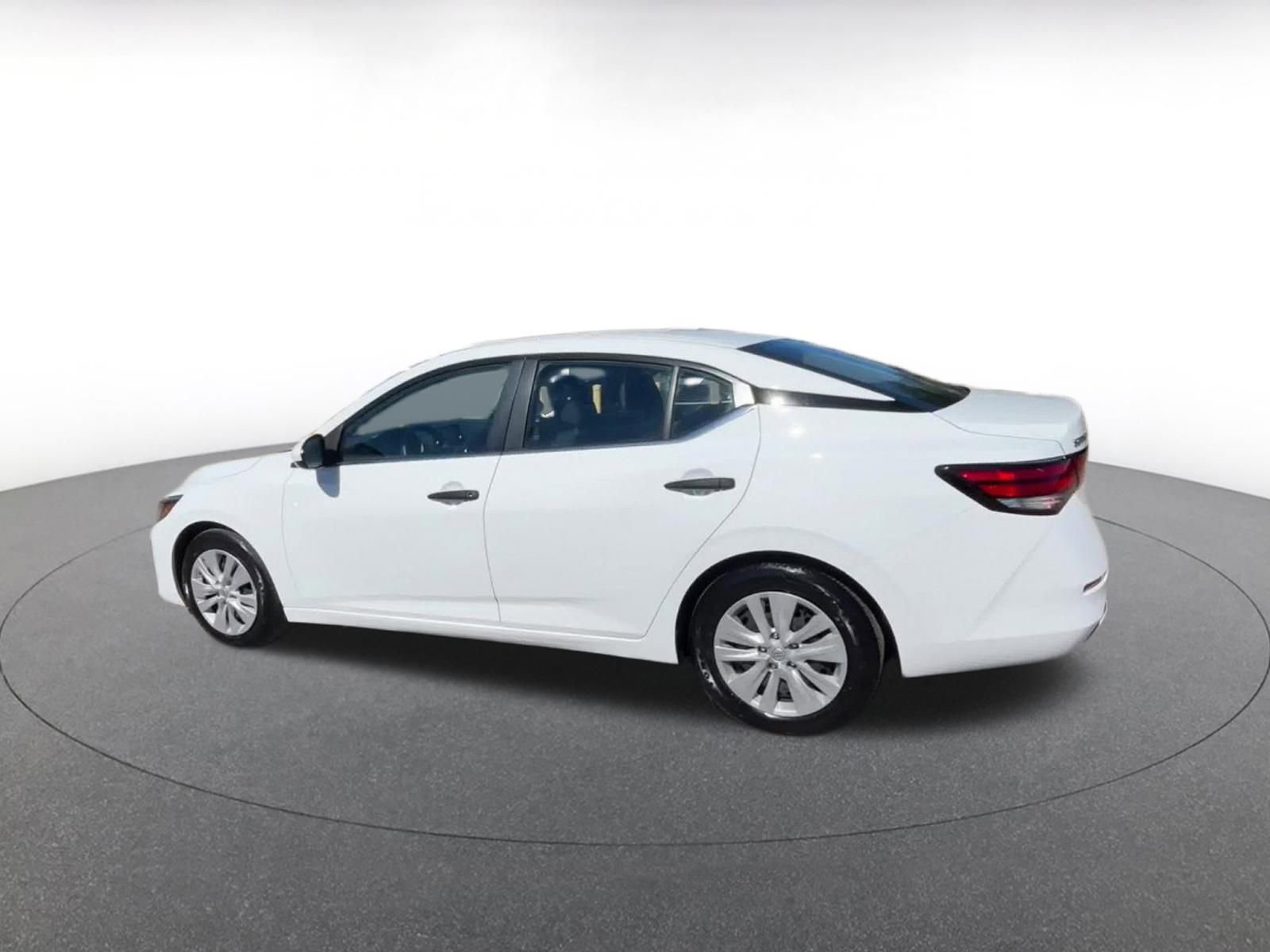 Thumbnail: 2025 Nissan Sentra - 10