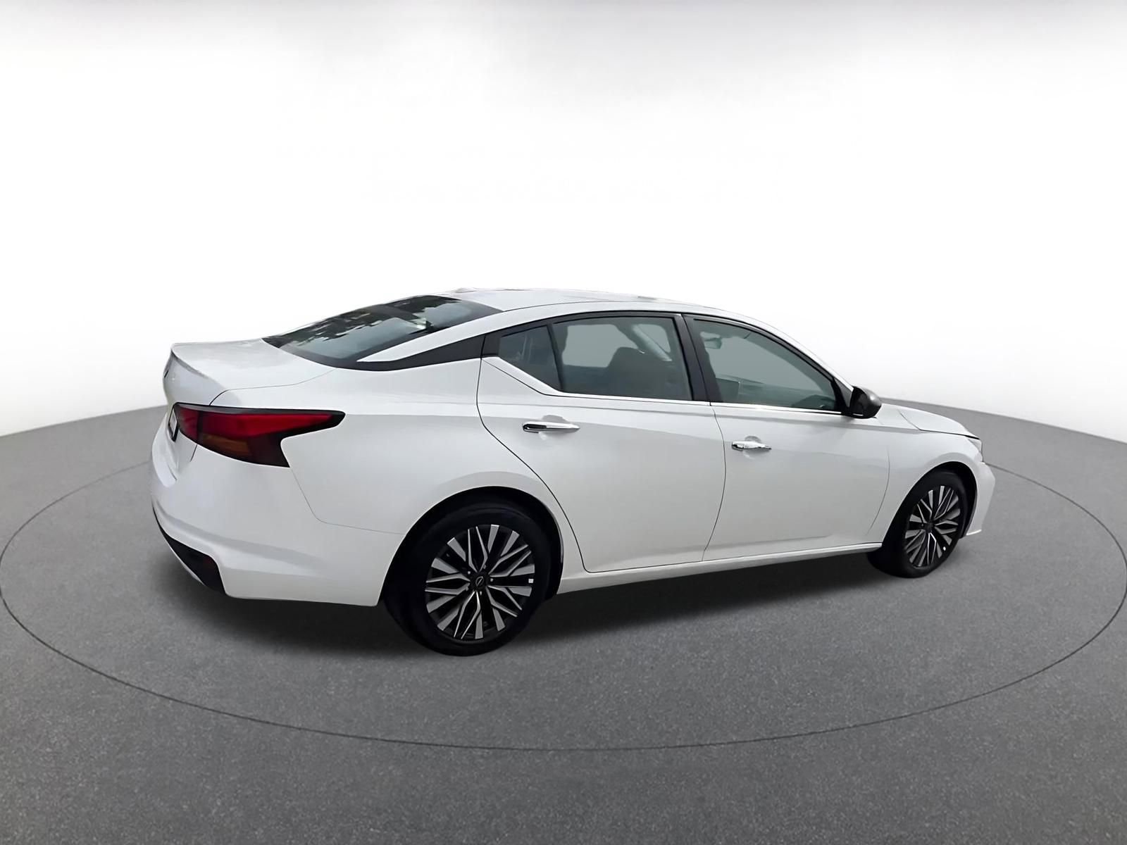 Thumbnail: 2025 Nissan Altima - 15