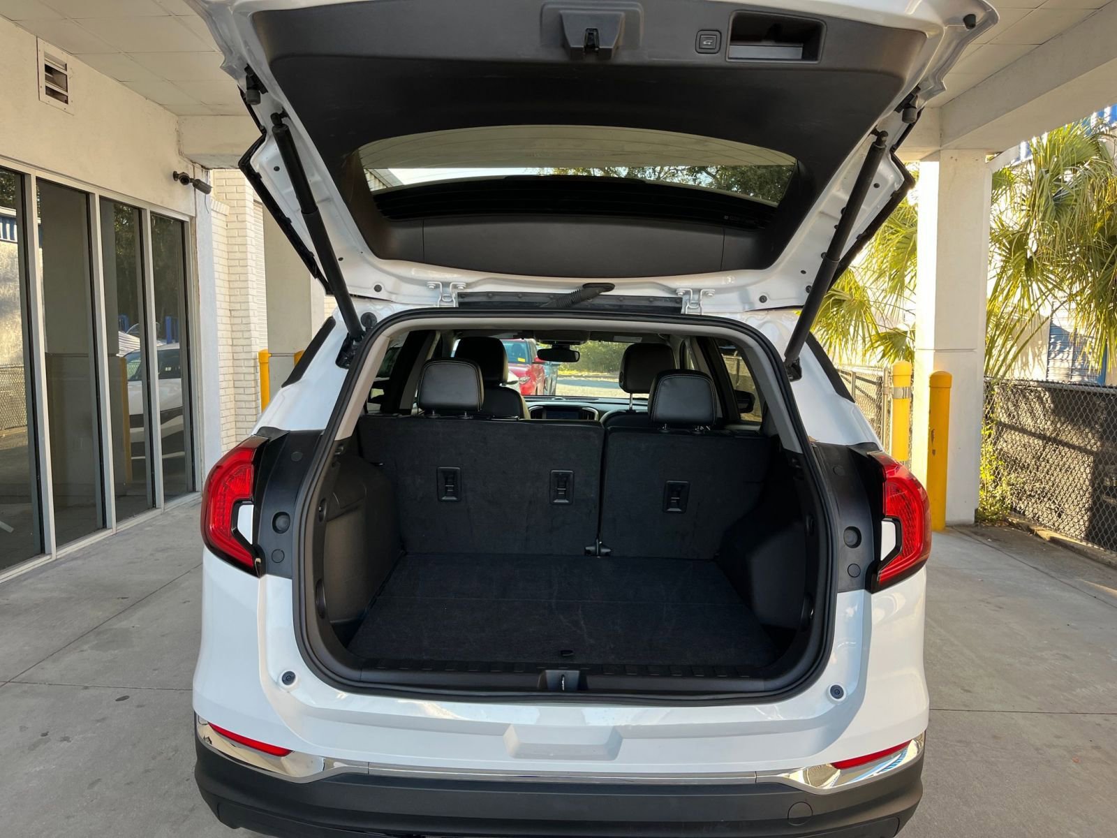 Thumbnail: 2024 GMC Terrain - 32