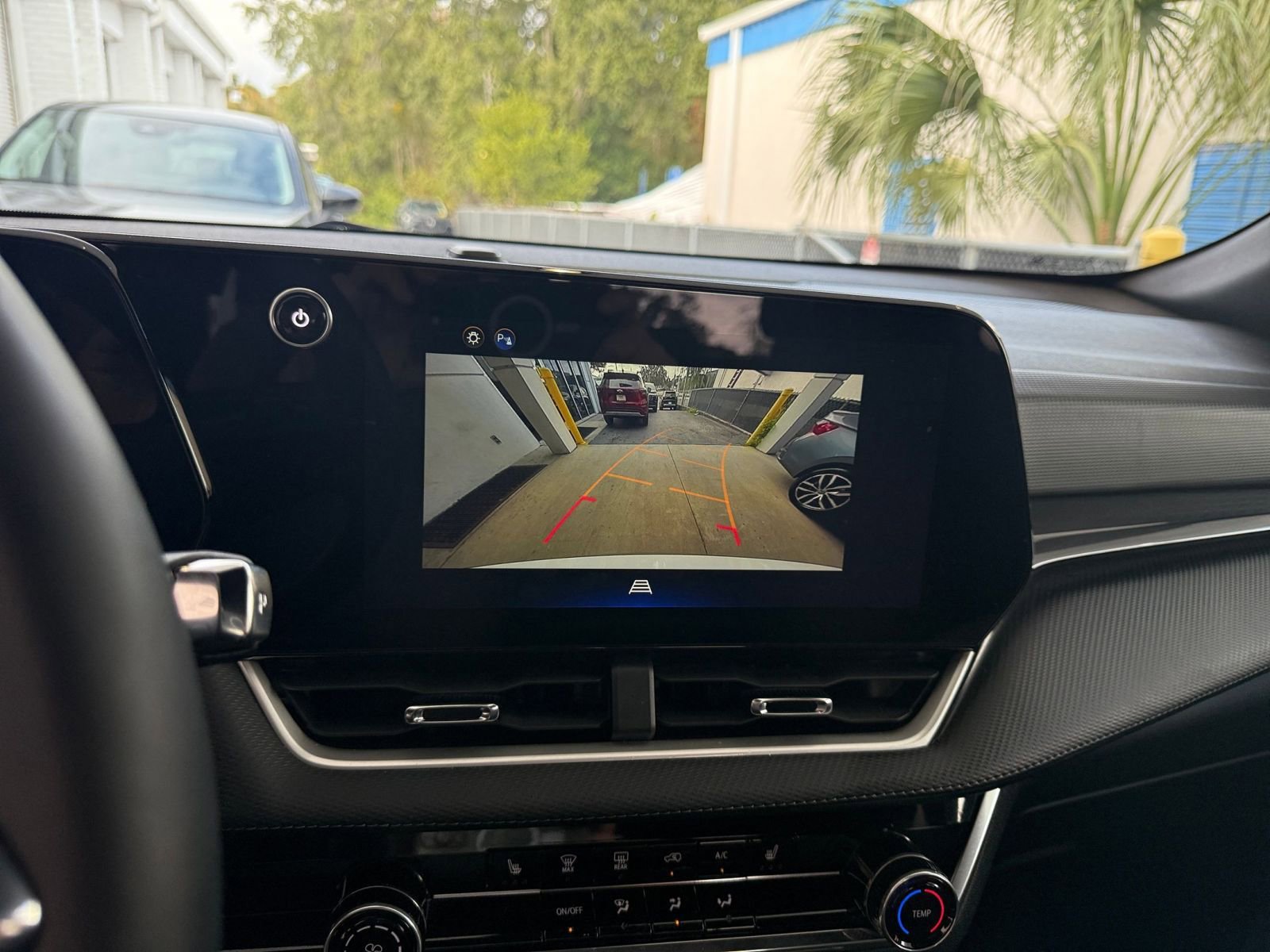 Thumbnail: 2025 Chevrolet Equinox - 17