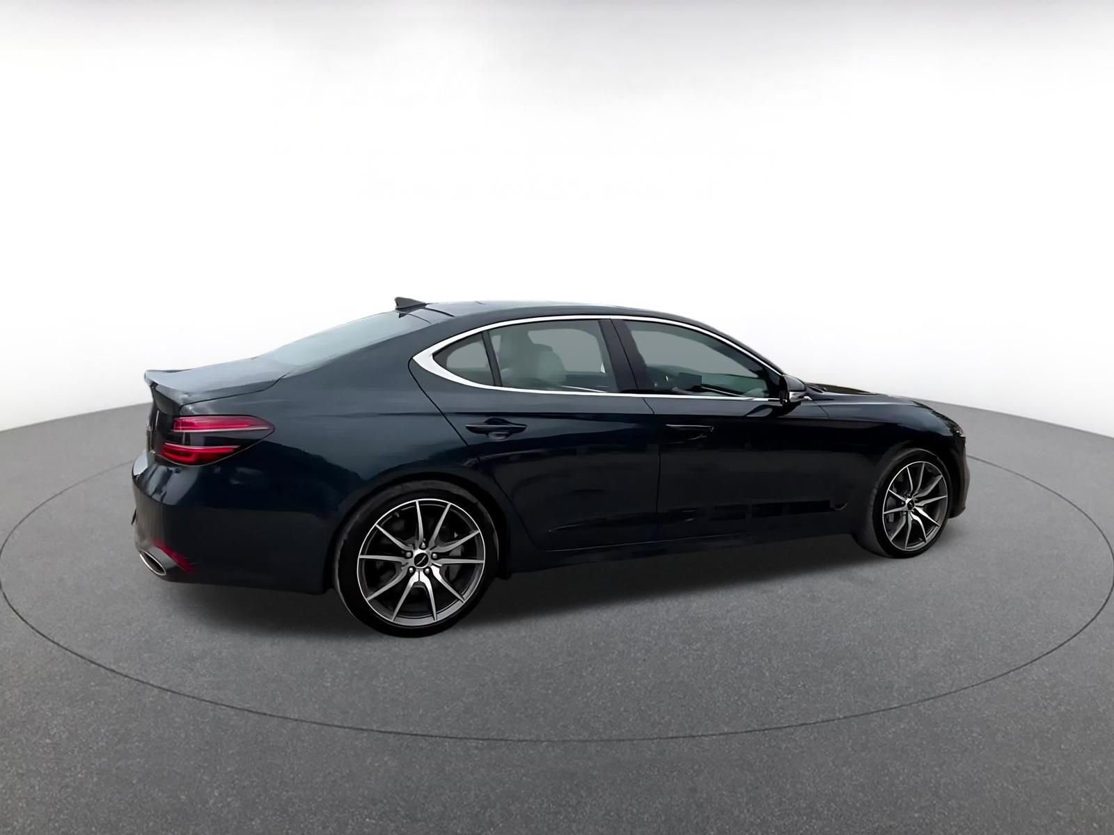 Thumbnail: 2025 Genesis G70 - 12
